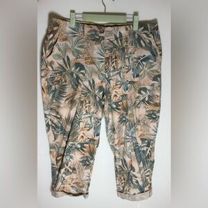 Chico’s cropped palm/safari print pants • Women’s size 14